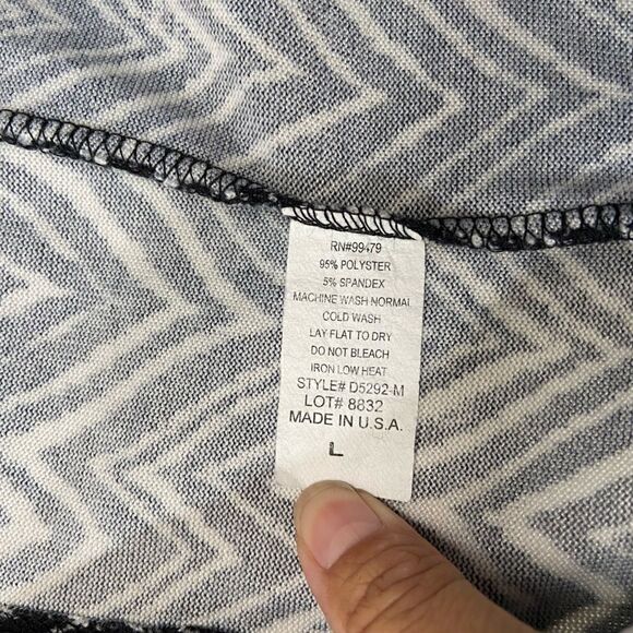 Ashley blu 3/4 ruched sleeve asymmetrical mosaic print cardigan size L - Picture 4 of 8